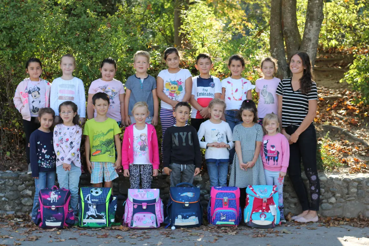 Klasse 1a mit Lehrerin Frau Hahn